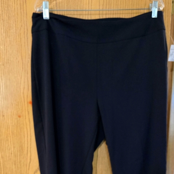 Nwt. Roz & Ali Classic Navy Women's Pants - Picture 1 of 3